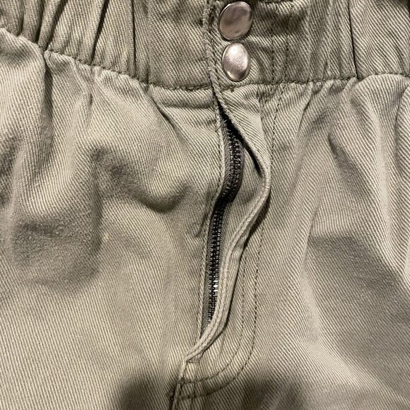 H&M Womens Sage Green Paper Bag Button High Waist Pants Sz 10  Tapered - Picture 7 of 11